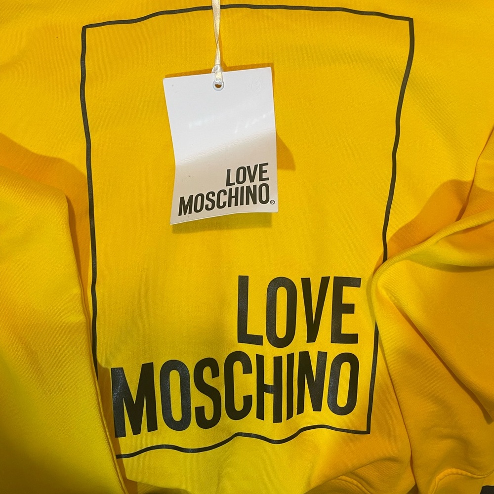 💛💛 LOVE MOSCHINO 💛💛